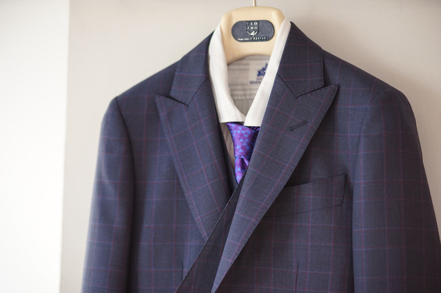 ネイビースーツのオーダー例をご紹介! | お知らせ | オーダースーツの